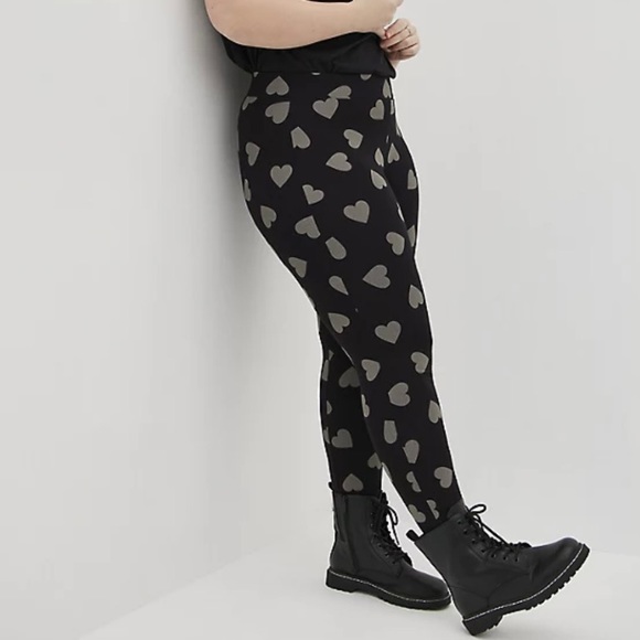 Torrid Women’s Plus Size Grey Hearts Premium Legging Size 1X 2X - Picture 4 of 10